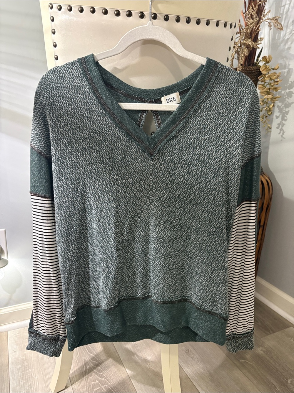 BKE Women's Teal Green V-Neck Sweater with Striped Sleeve Panels